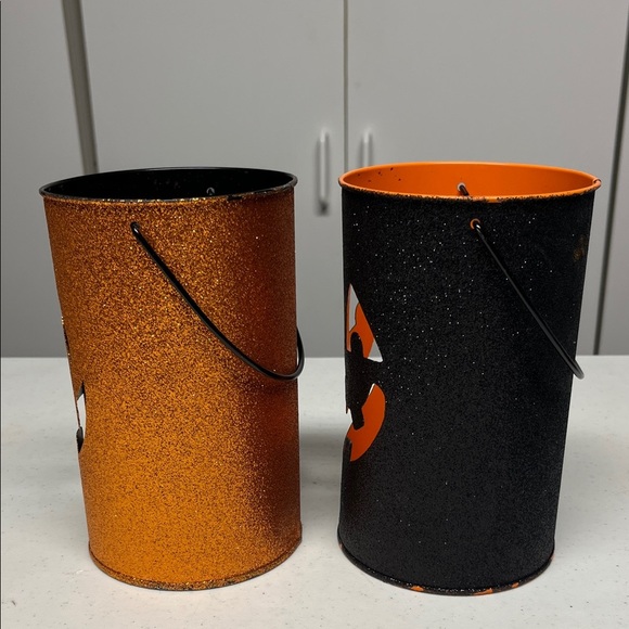 2 Halloween Jack-O'-Lantern Buckets - Picture 2 of 9